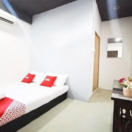 Oyo 89398 Doorbellz Hotel Kota Kinabalu Exterior foto