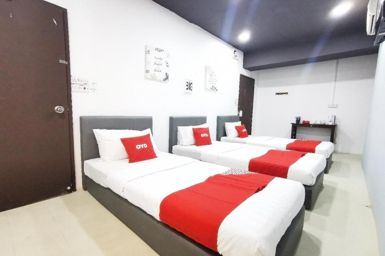 Oyo 89398 Doorbellz Hotel Kota Kinabalu Exterior foto