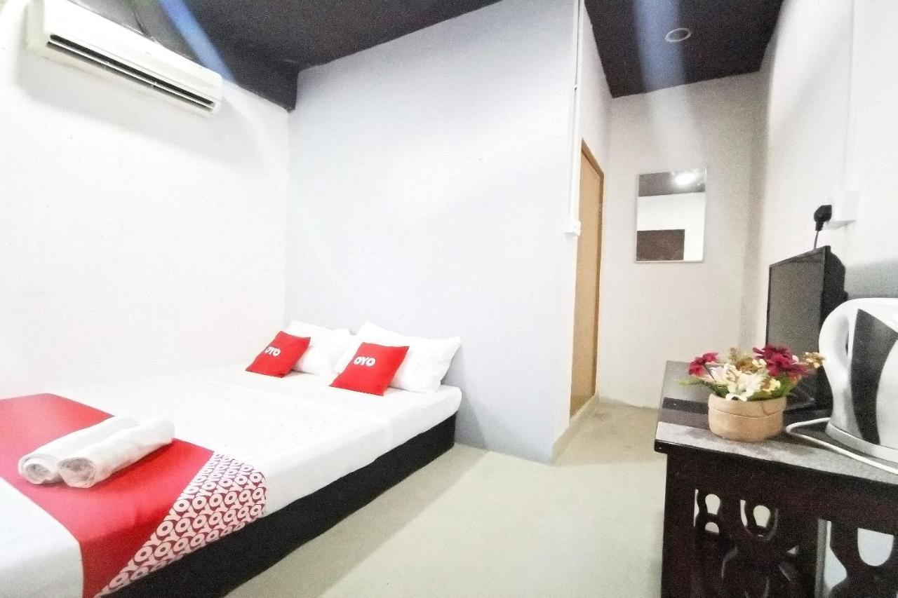 Oyo 89398 Doorbellz Hotel Kota Kinabalu Exterior foto