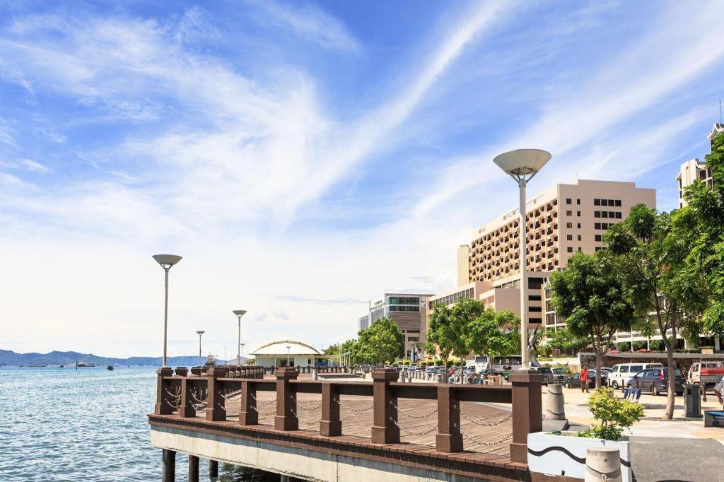 Oyo 89398 Doorbellz Hotel Kota Kinabalu Exterior foto