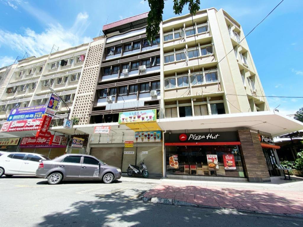 Oyo 89398 Doorbellz Hotel Kota Kinabalu Exterior foto