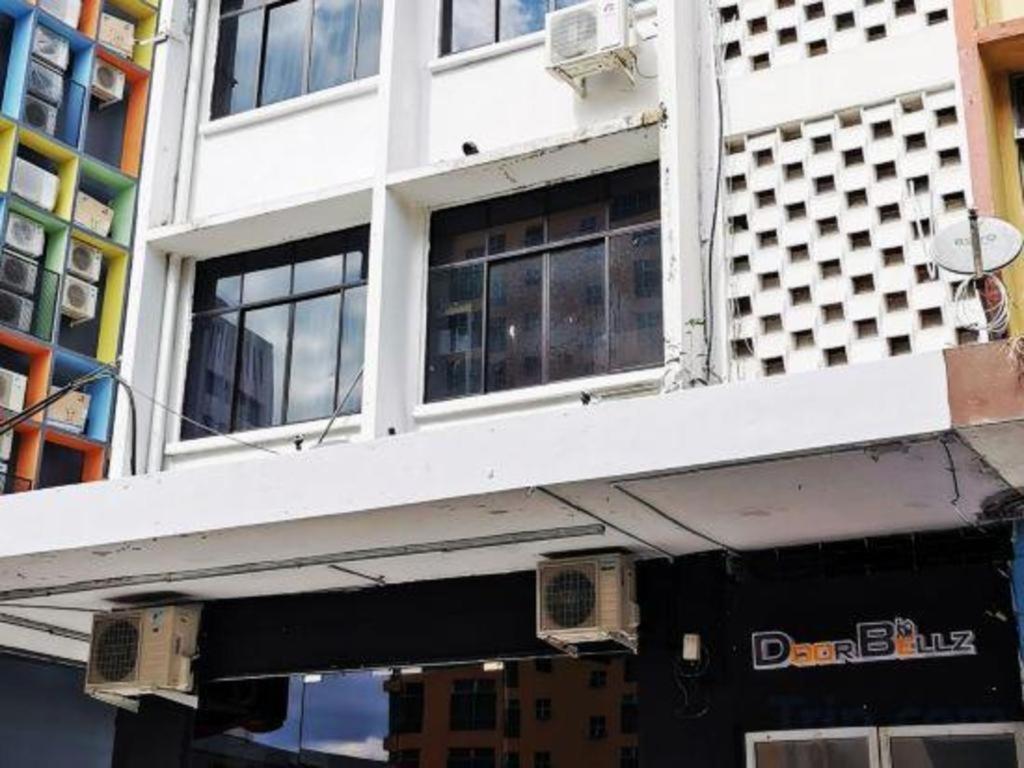 Oyo 89398 Doorbellz Hotel Kota Kinabalu Exterior foto