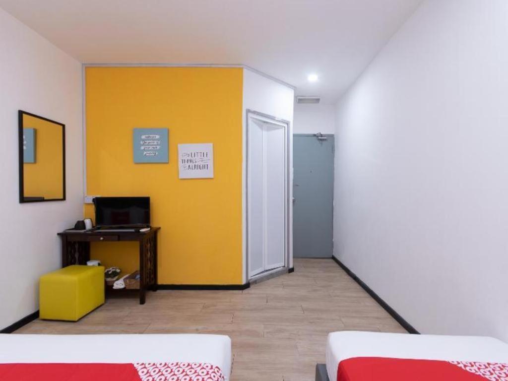 Oyo 89398 Doorbellz Hotel Kota Kinabalu Exterior foto