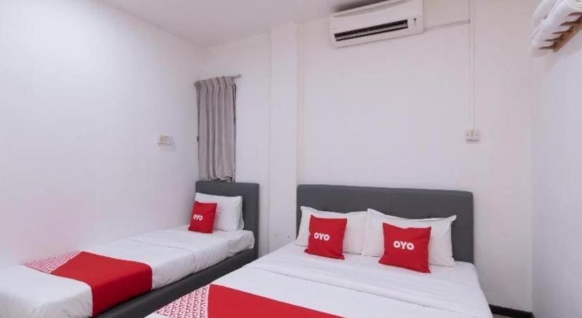 Oyo 89398 Doorbellz Hotel Kota Kinabalu Exterior foto