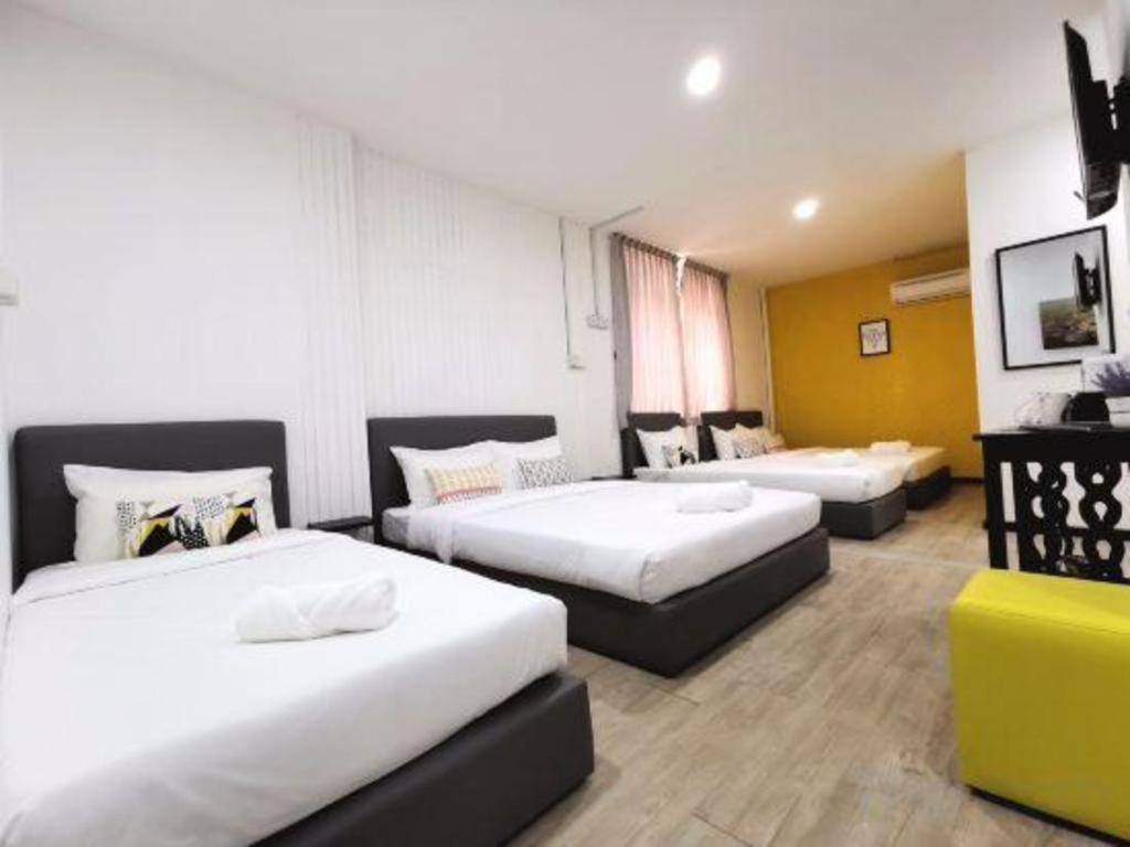 Oyo 89398 Doorbellz Hotel Kota Kinabalu Exterior foto