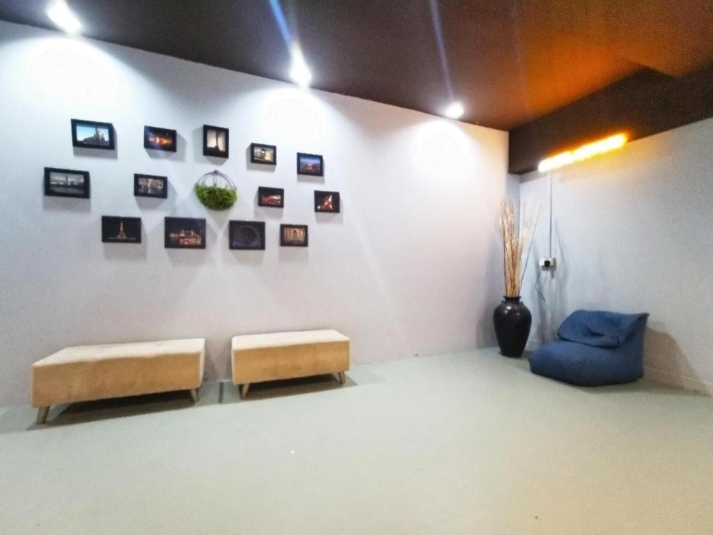 Oyo 89398 Doorbellz Hotel Kota Kinabalu Exterior foto